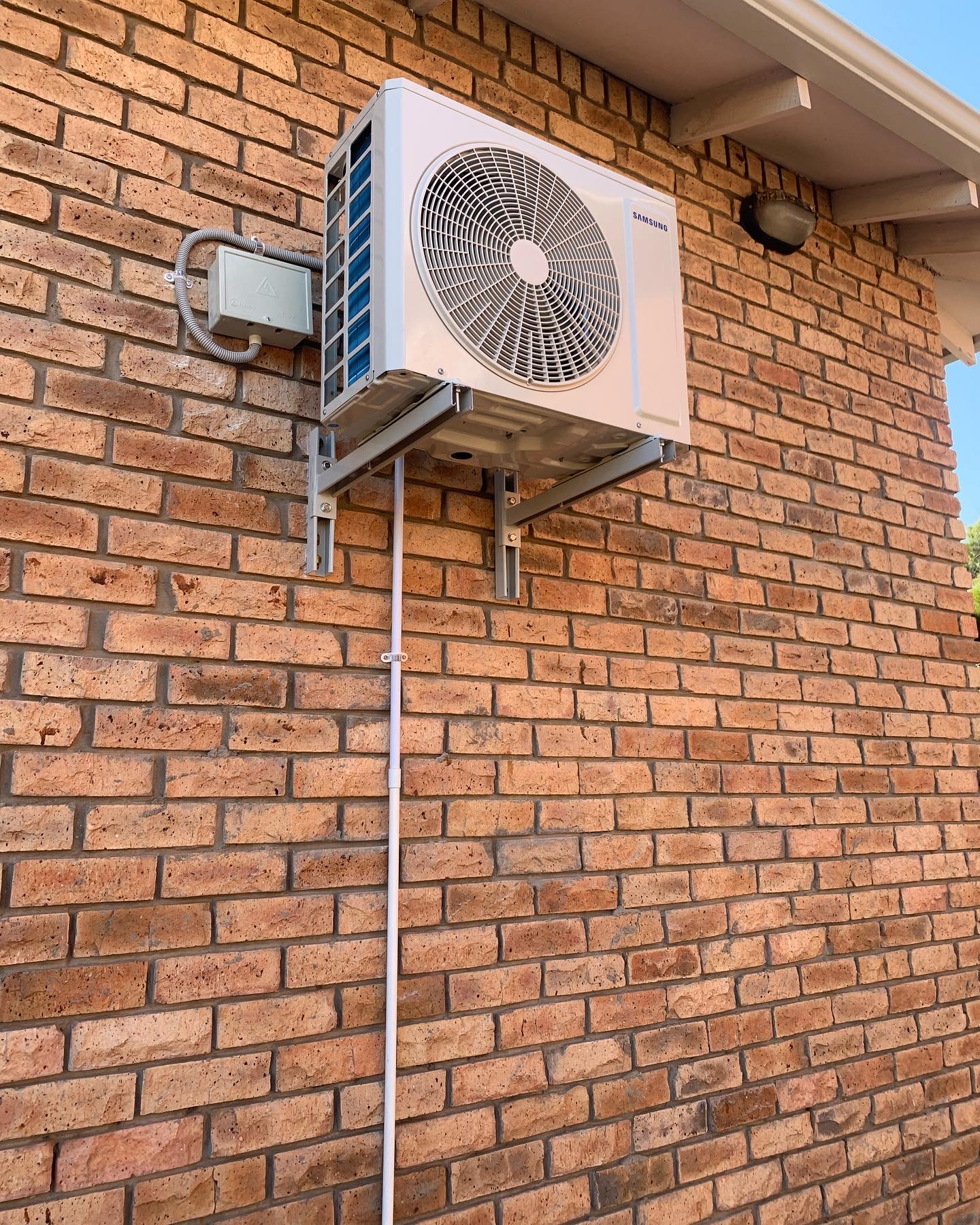 Ryantech Electrons Tradings (PTY) LTD | Aircon Installation & Service 4407604E-0EA7-4E1D-8695-2585B9CD2BB5